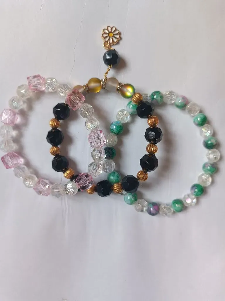 Çoklu Boncuklu Bileklik Seti - Renkli ve Şık Tasarım (6 Adet)