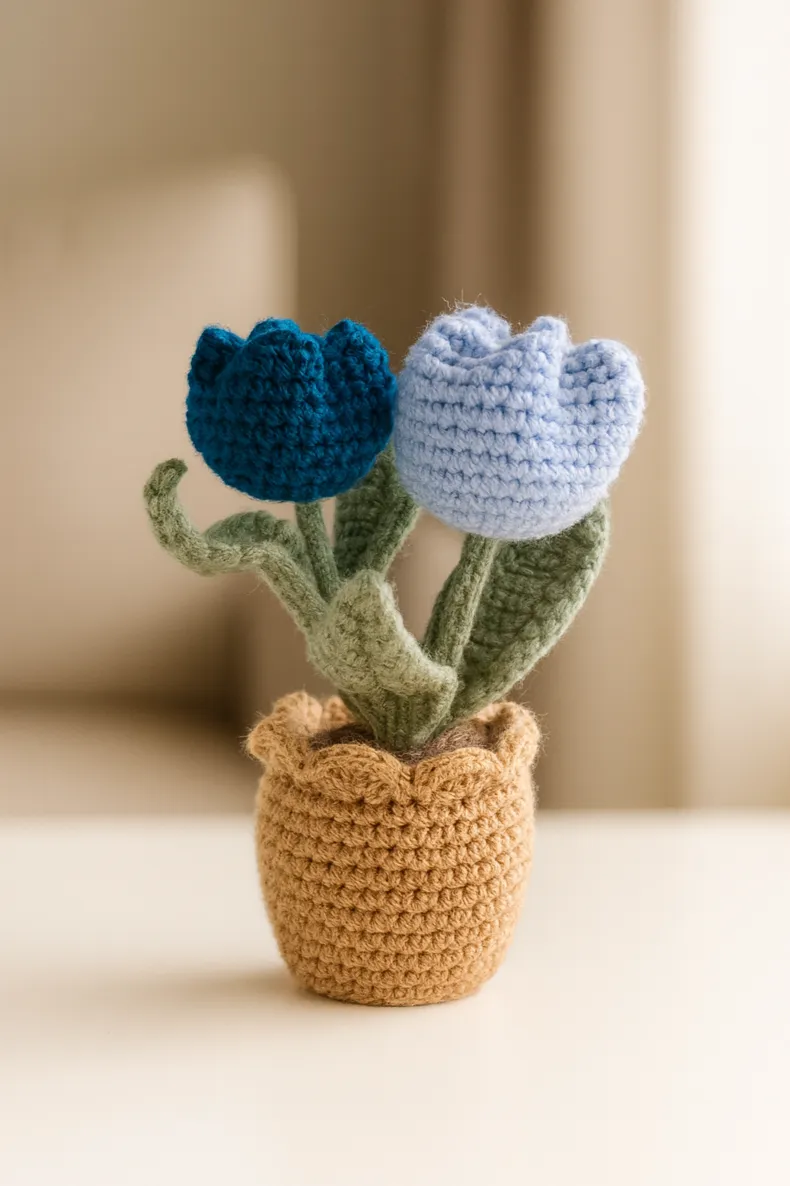 Tulip Ice Blue Flowerpot