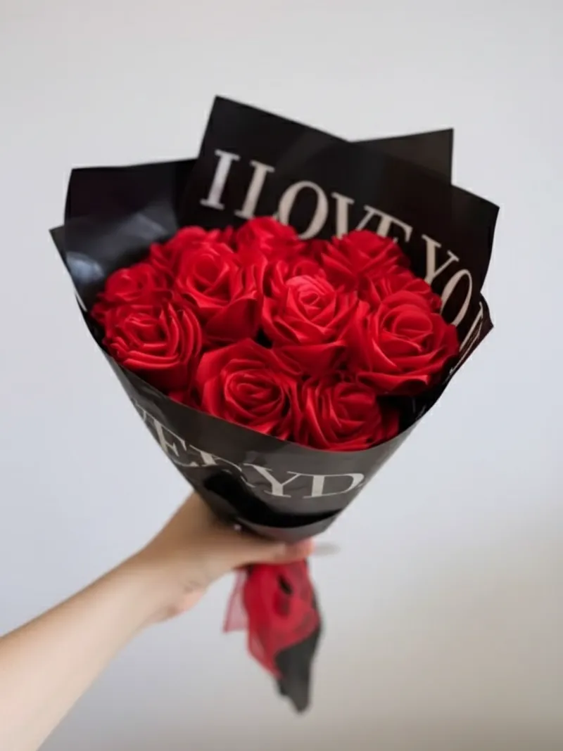 El Yapımı Solmayan Kırmızı Gül Buketi