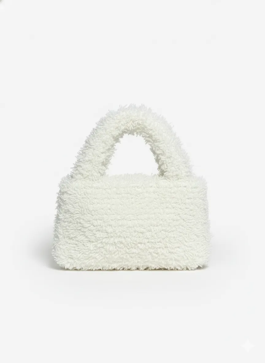 Beyaz Peluş Kadın El Çantası – Yumuşak Dokulu Şık Kışlık Model