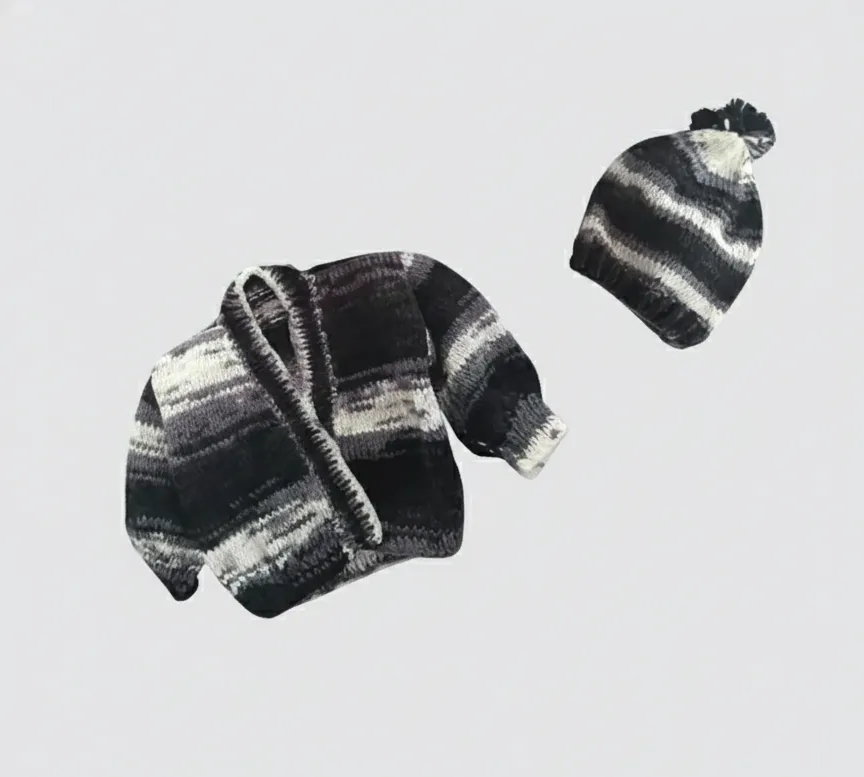 Gri Tonlamalı Örgü Bebek Hırka Bere Takımı - El Örmesi