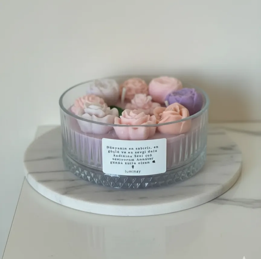Cam Kasede Çiçek Tasarımlı Kokulu Mum - Özel Tasarım Hediyelik