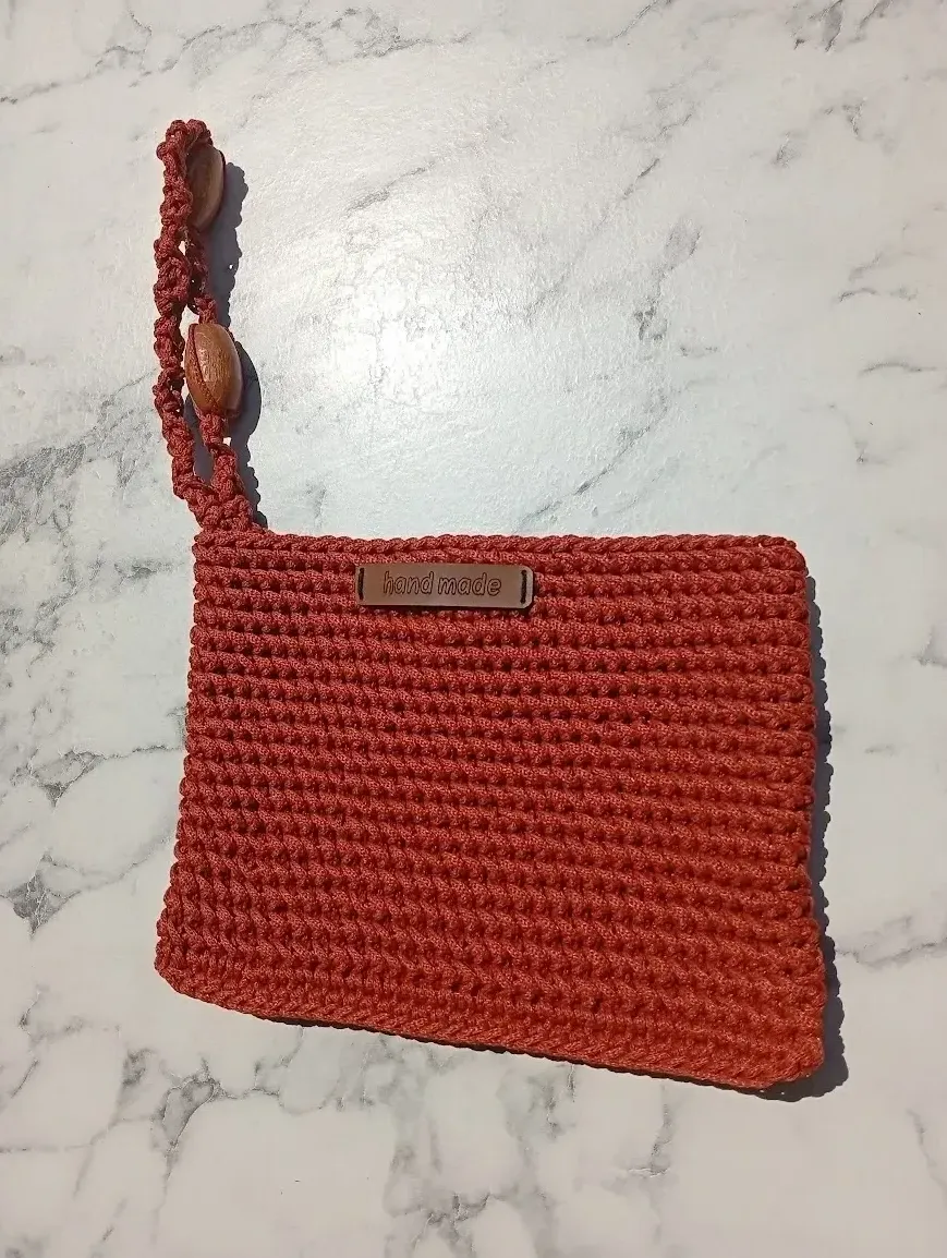 El Örgüsü Clutch Çanta – Doğal Şıklık ve El Emeği Zarafeti